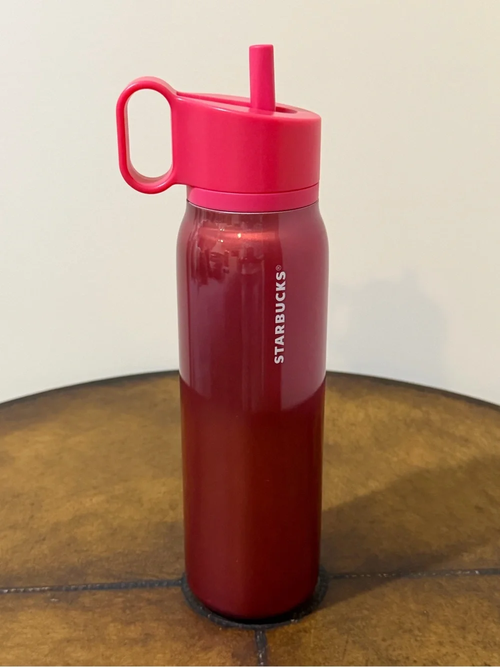 NEW STARBUCKS WALT DISNEY WORLD LOGO WATER BOTTLE IN HOT PINK 20oz